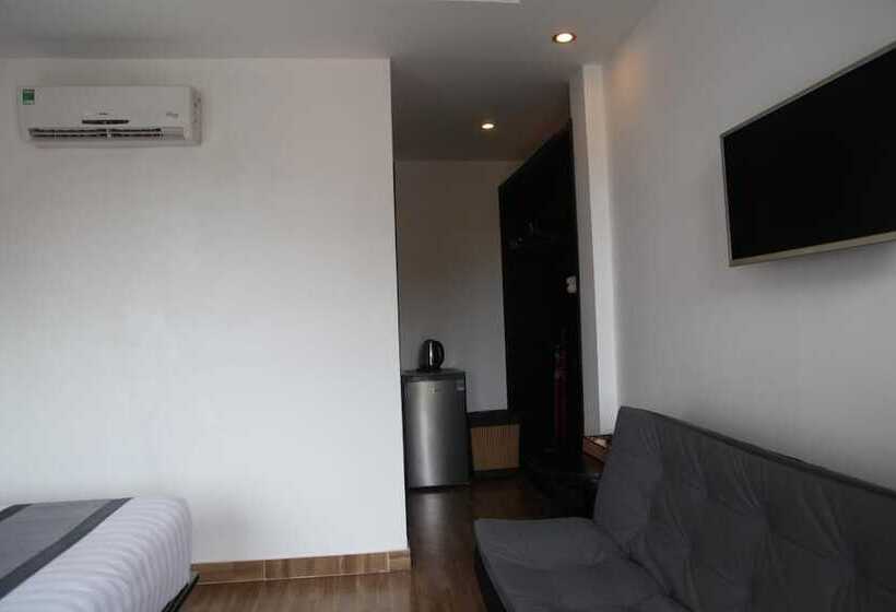 هتل The Hill Resort