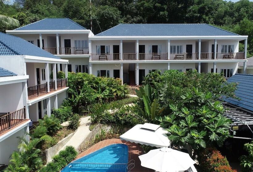 هتل The Hill Resort