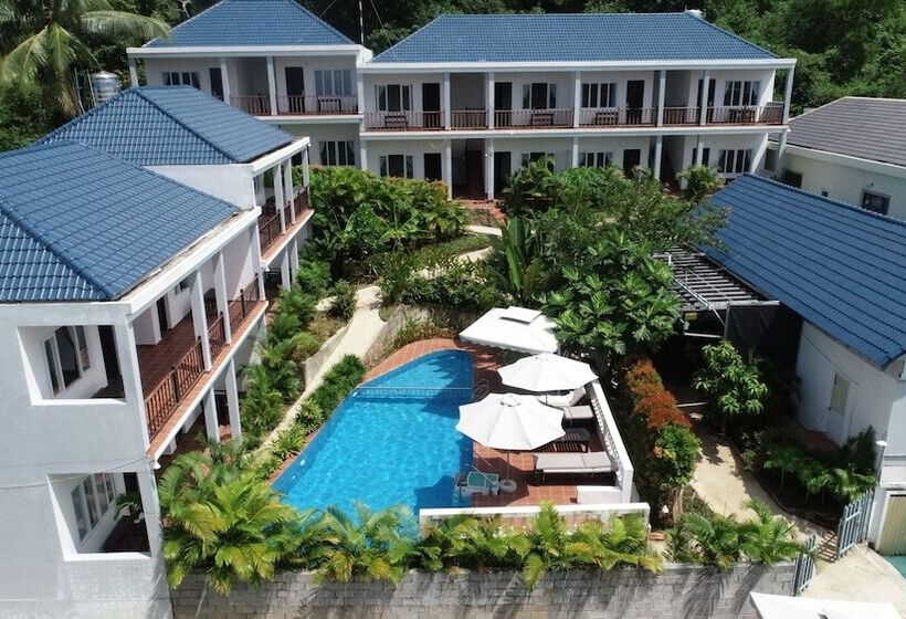 هتل The Hill Resort