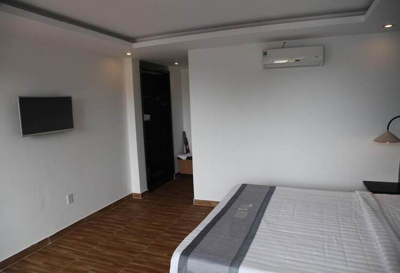 هتل The Hill Resort