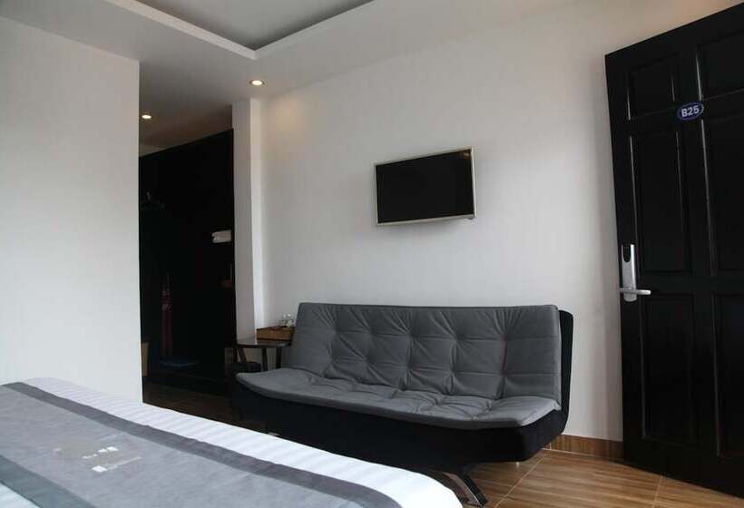 هتل The Hill Resort