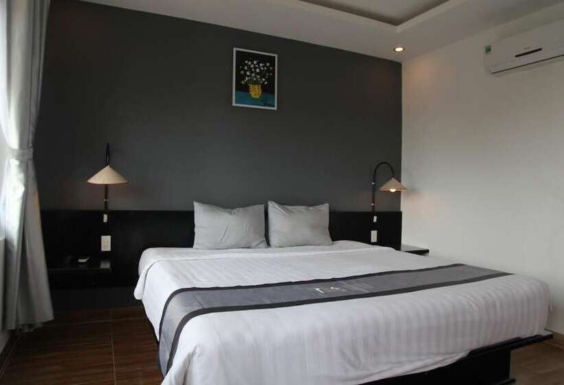 هتل The Hill Resort