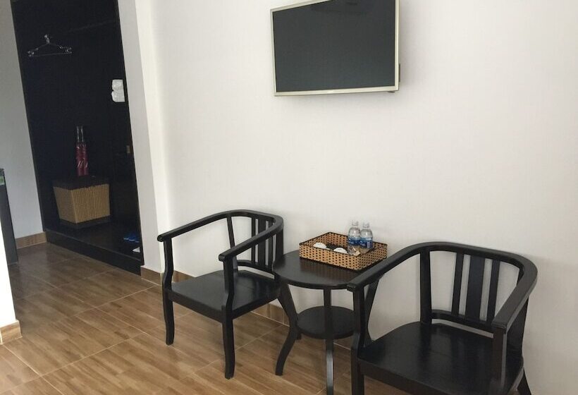 هتل The Hill Resort