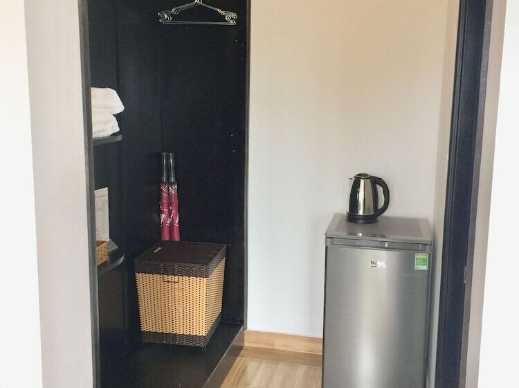 هتل The Hill Resort