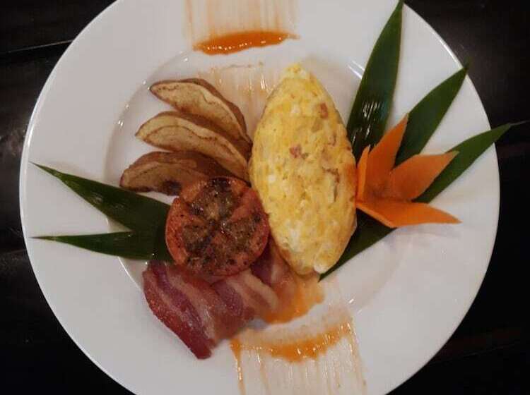 هتل The Hill Resort