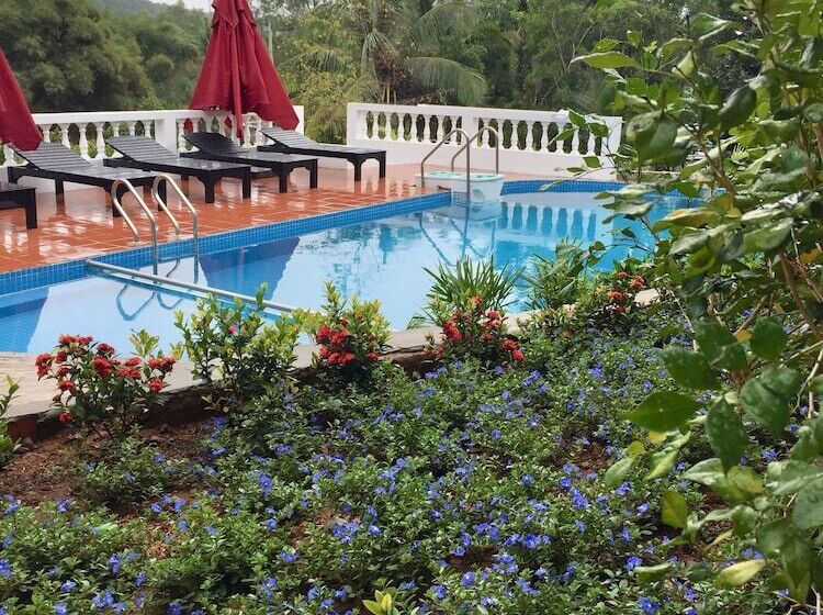 هتل The Hill Resort