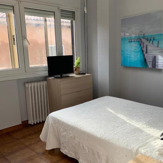 Отель Y Restaurante Puerta De Aranda