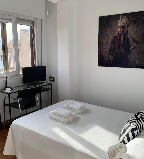 Отель Y Restaurante Puerta De Aranda