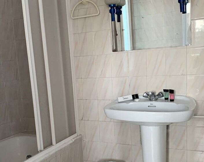 Отель Y Restaurante Puerta De Aranda