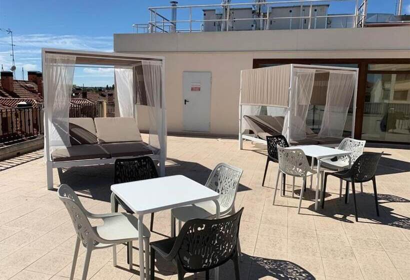 Отель Y Restaurante Puerta De Aranda