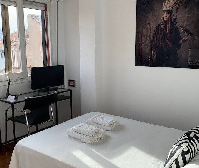 Отель Y Restaurante Puerta De Aranda