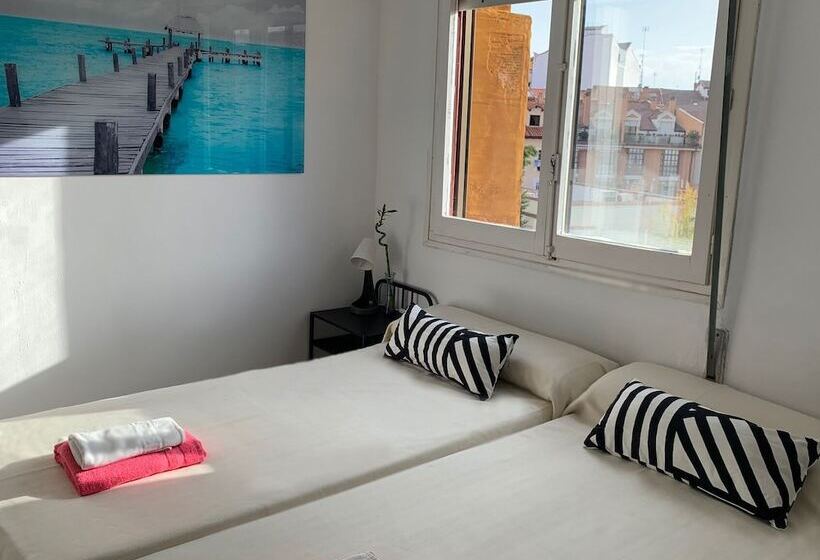 Отель Y Restaurante Puerta De Aranda