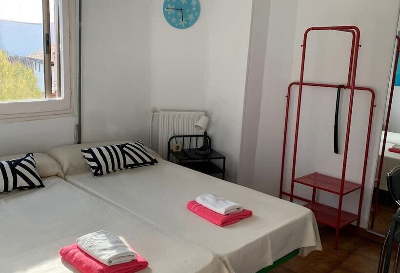 Отель Y Restaurante Puerta De Aranda