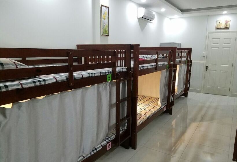 Natural House Hostel