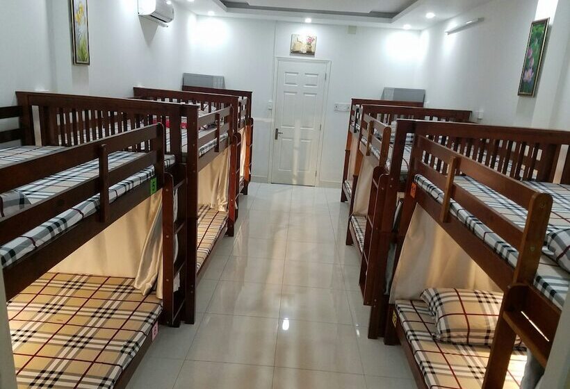 Natural House Hostel