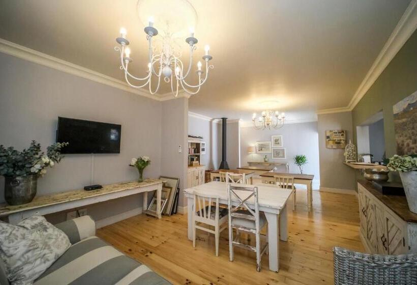 Пансион 182 Old Transkei Road