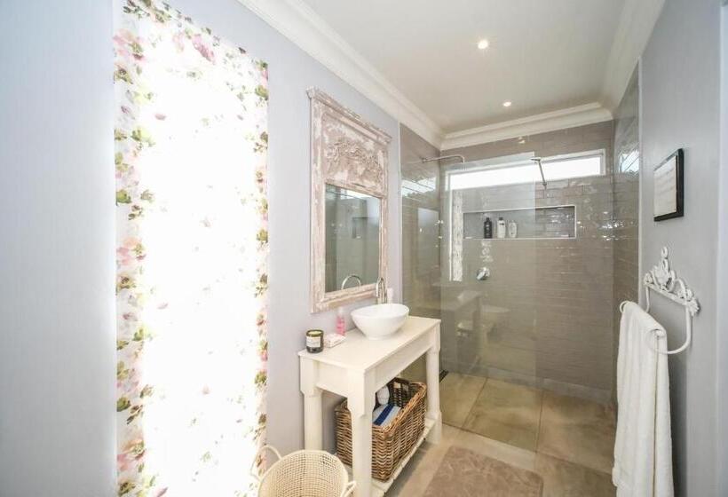 Пансион 182 Old Transkei Road