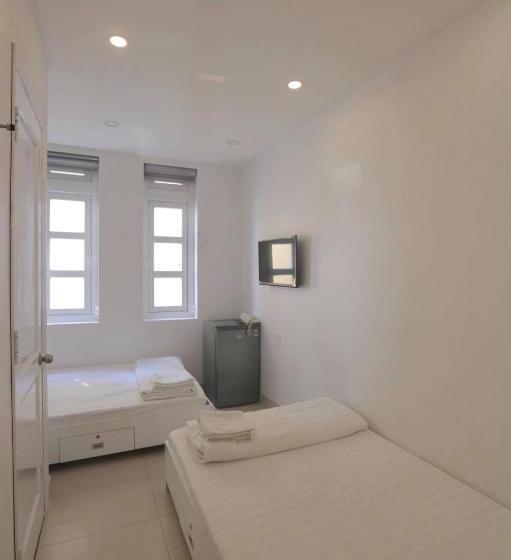 پانسیون Full House Hostel