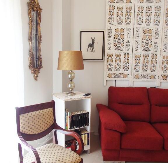 פנסיון Hostal Montemayor