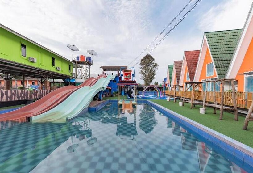 Пансион Reddoorz Resort Syariah @ Jaya Tirta Abadi