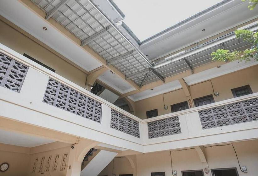 펜션 Reddoorz Syariah Near Jamtos Jambi 2