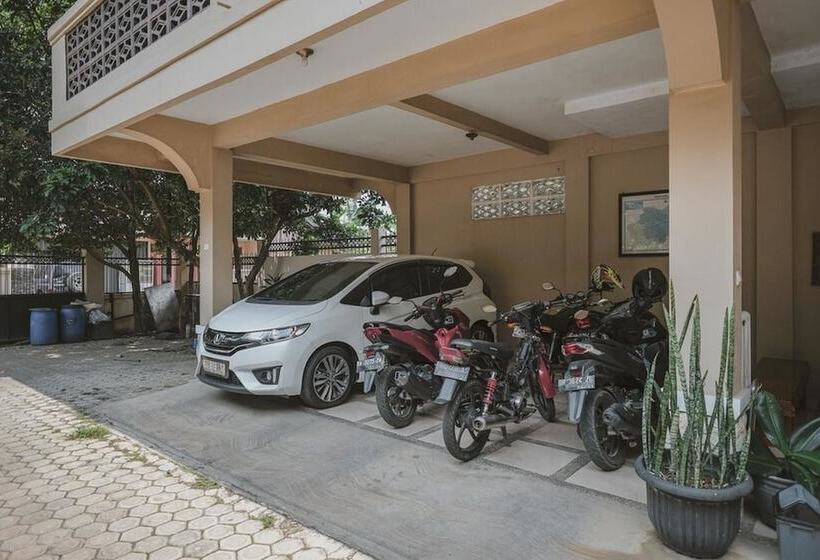 펜션 Reddoorz Syariah Near Jamtos Jambi 2