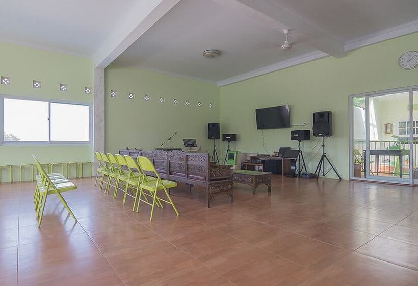 Пансион Reddoorz Syariah Near Museum Wisma Karya Subang