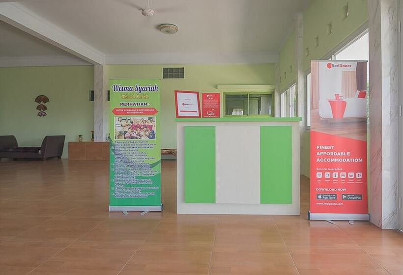 Пансион Reddoorz Syariah Near Museum Wisma Karya Subang
