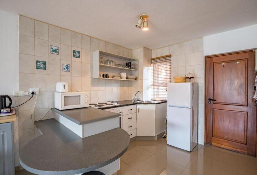 膳宿费 Wild Rocks