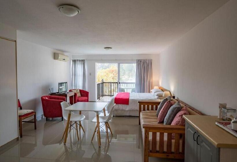 膳宿费 Wild Rocks