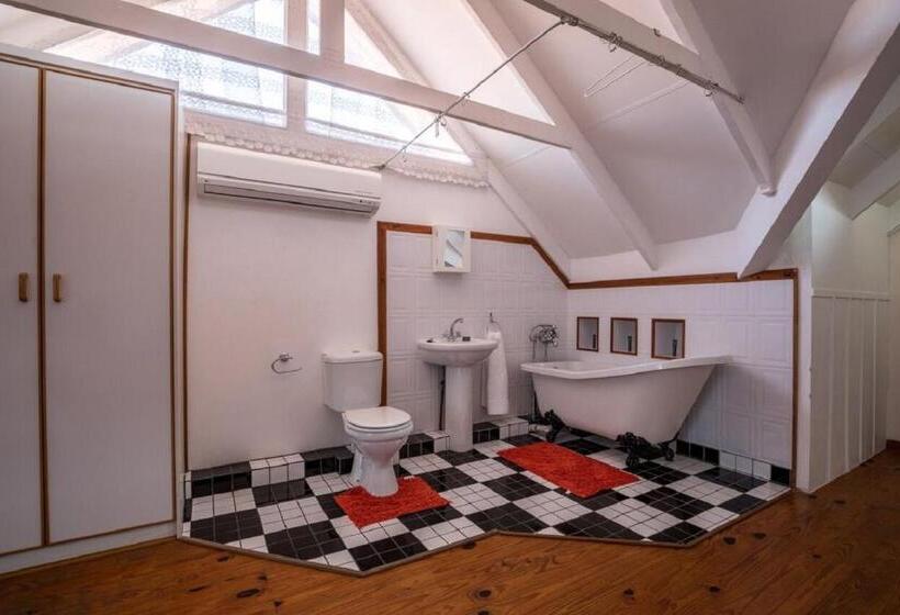 膳宿费 Wild Rocks