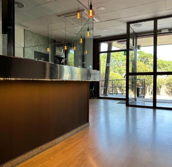 Aparthotel Montcada