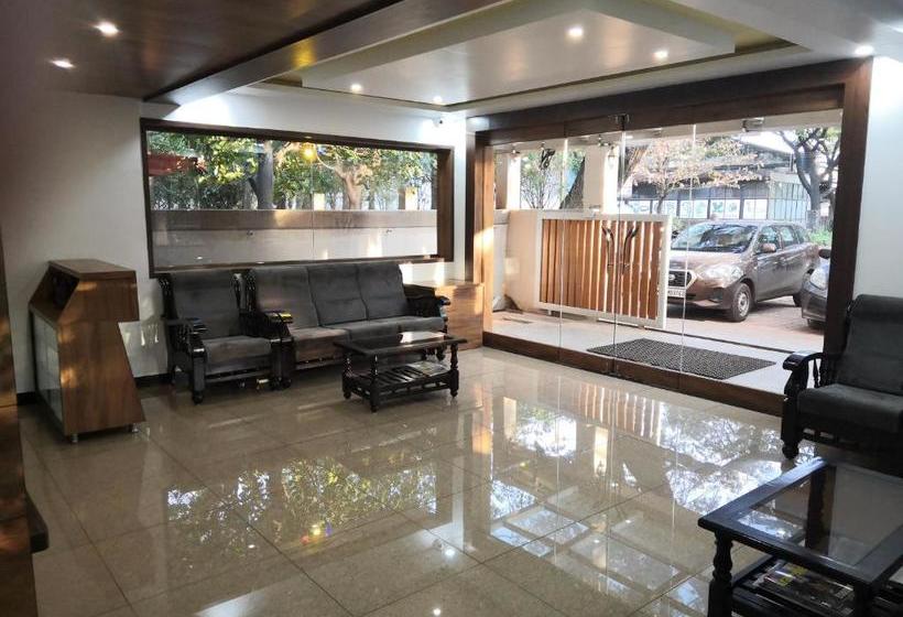 D  Manor Service Apartment