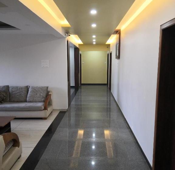 D  Manor Service Apartment