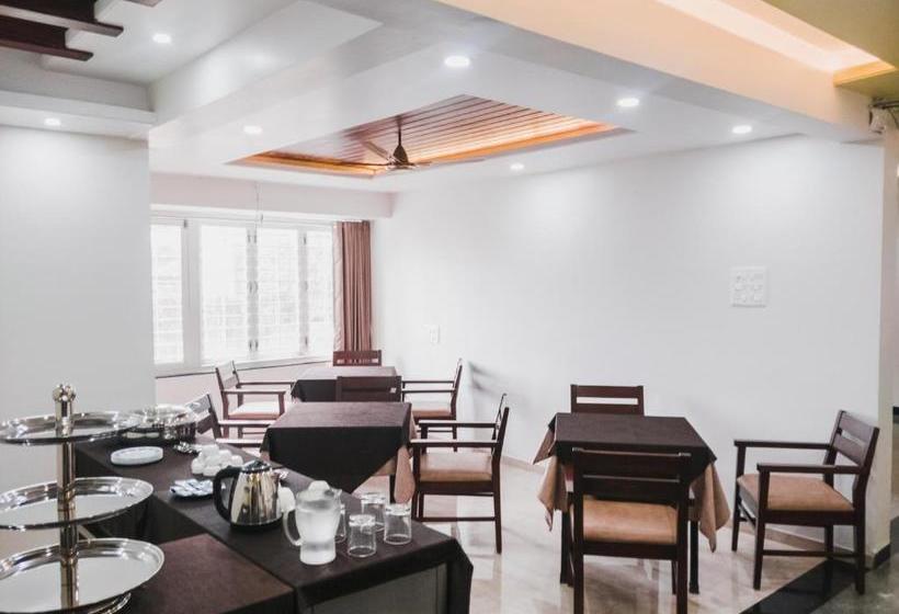 D  Manor Service Apartment