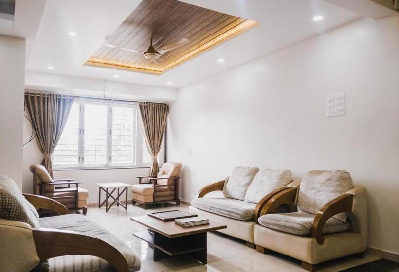 D  Manor Service Apartment