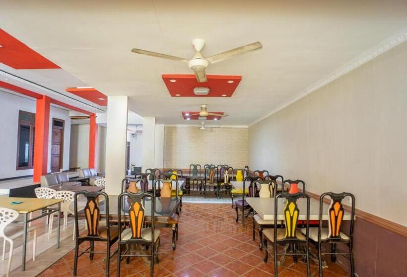 ホテル Oyo 1636 Wisma Kuta Karang