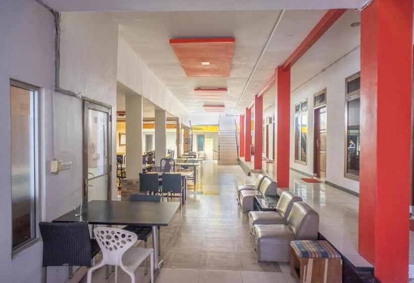 ホテル Oyo 1636 Wisma Kuta Karang