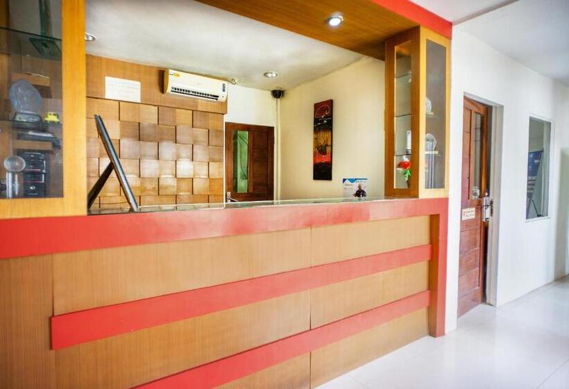 ホテル Oyo 1636 Wisma Kuta Karang