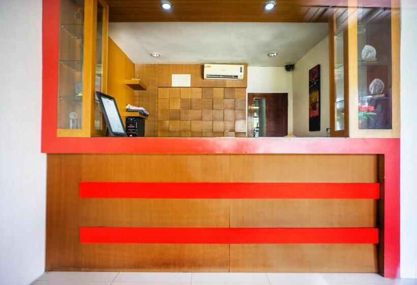 ホテル Oyo 1636 Wisma Kuta Karang