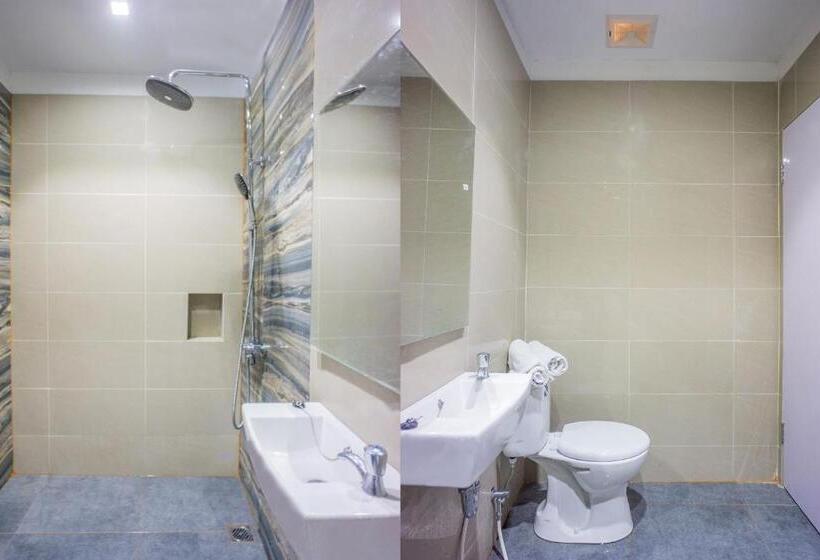 ホテル Oyo 1636 Wisma Kuta Karang