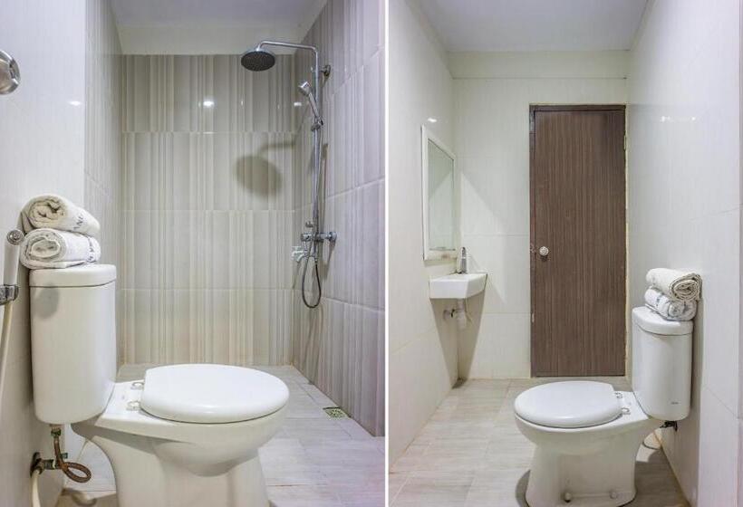 ホテル Oyo 1636 Wisma Kuta Karang