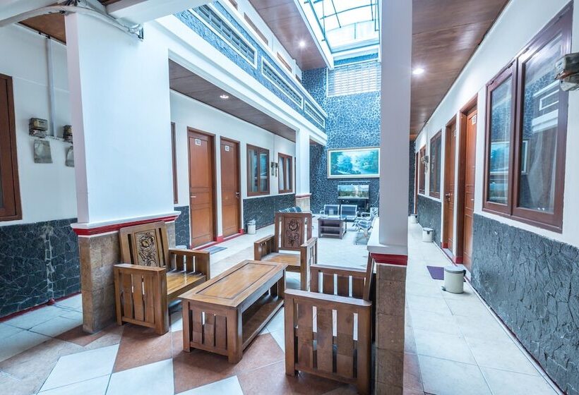 ホテル Oyo 1672 Wisma Barkah