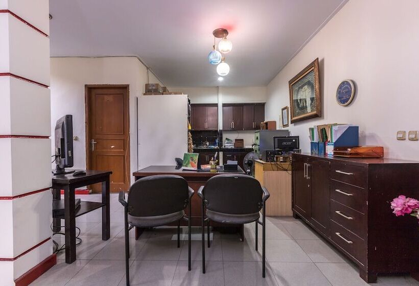 ホテル Oyo 1672 Wisma Barkah