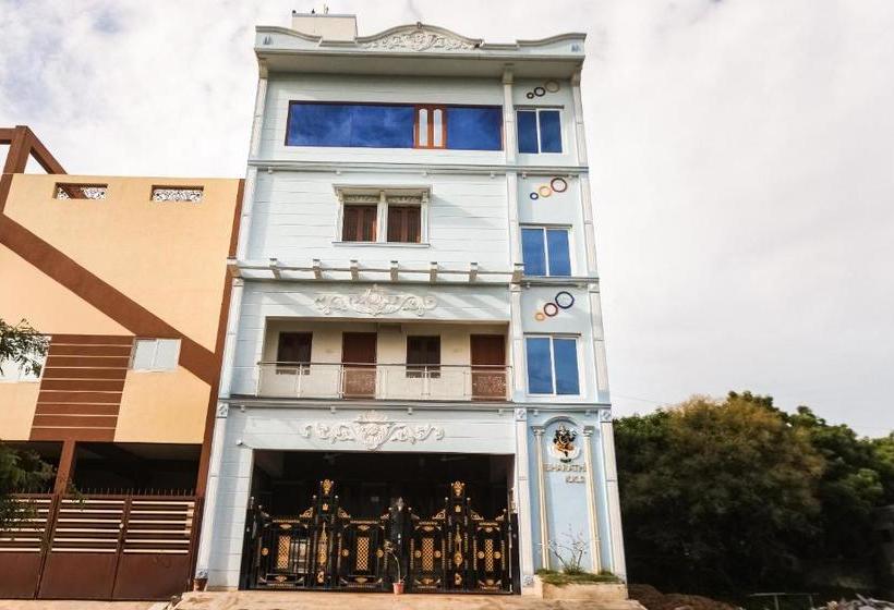 בית מלון כפרי Oyo 60246 Viji Bharathi Guest House