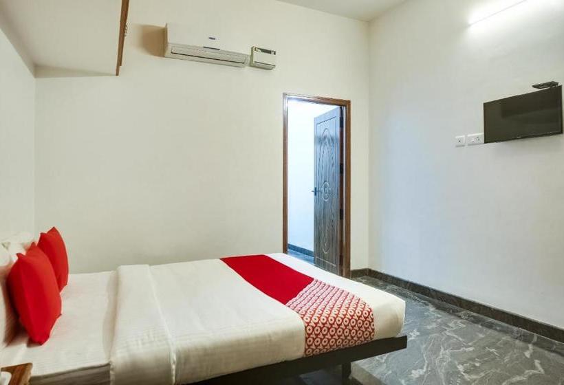 בית מלון כפרי Oyo 60246 Viji Bharathi Guest House