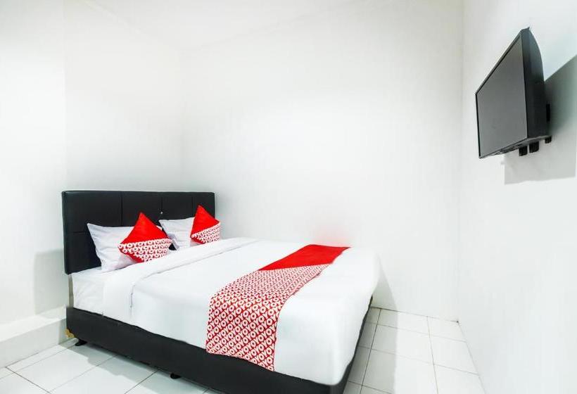 Отель Oyo 925 Grand Wijaya Bintaro
