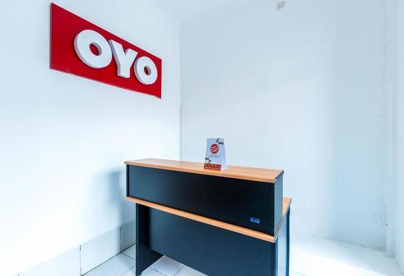Отель Oyo 925 Grand Wijaya Bintaro