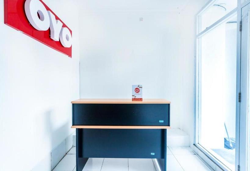 Отель Oyo 925 Grand Wijaya Bintaro