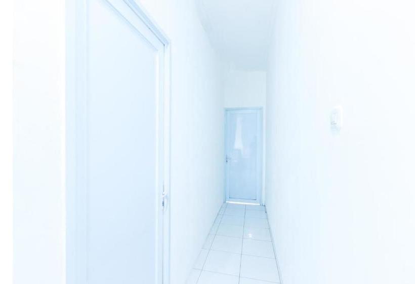 Отель Oyo 925 Grand Wijaya Bintaro